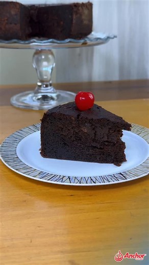 Anchor Jamaica on Instagram: "Day 4 of Anchor’s 12 Days of Christmas ✨ The holidays wouldn’t feel the same without Jamaican Fruit Cake. A true Christmas staple, filled with tradition, warmth, and unmistakable festive flavour 🎄 👇🏽 Recipe below Ingredients 1 cup all-purpose flour ½ cup breadcrumbs 2 tsp cinnamon 1 tsp mixed spice 1 tsp nutmeg ½ tsp salt 2½ tsp baking powder 1 cup Anchor Butter, softened 1 cup brown sugar 4 eggs 1 tsp lime or orange rind 1 tbsp lime or orange juice 1 tsp almond 