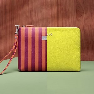 NEW IN: Liu Jo SS16 Accessories The bright and glamorous detail to complete more fresh and cool look by Liu Jo. Discover tehe new collection: liu.jo/Bag_SS16 | Liu Jo