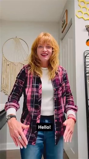 SignOn Ambassadors share what they’re thankful for this holiday season. Be sure to share with this in the comments what you’re thankful for this year. Happy Thanksgiving, everyone! And thank you so much for being involved with SignOn whether you are a student or only able to be involved by supporting via social media engagement. We appreciate every single one of you. What you do and how you get involved with us helps us grow and make the world a better place for Deaf and hard of hearing people! 