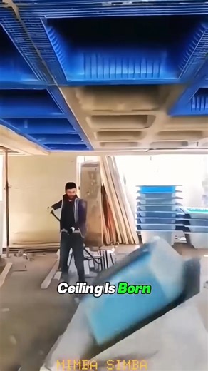 #WaffleSlab គឺជាប្រភេទ ផ្ទៃបេតុងជាន់ ដែលមានរាងដូច អំពៅឬ waffle ព្រោះនៅខាងក្រោមវាមានបន្ទះដូចនំពុំ នៅជាប់ៗគ្មាច្រើន។ 🔹 លក្ខណៈសំខាន់ៗ ផ្ទៃលើស្អាតស្មើ ដូចជាបន្ទះធម្មតា។ ខាងក្រោមមាន ចន្លោះ ដែលរៀបជាចតុកោណដូច waffle។ ប្រើ formwork (mold) ដើម្បីបង្កើតរាងចង្អៀតៗនេះ។ 🔹 អត្ថប្រយោជន៍ ធន់ទ្រាំទំងន់បានច្រើន (សាកសមសម្រាប់ span ធំៗ)។ សន្សំសំចៃបេតុង ព្រោះមិនចាំបាច់ចាក់ជារឹងទាំងអស់។ ធ្វើអោយជាន់មានទំងន់ស្រាលជាង Flat Slab ឬ Solid Slab។ មានភាពរឹងមាំ និងអាចទទួលទំងន់សម្រាប់អគារធំៗ ដូចជា Mall, ទីលានសាលប្រជុំ, ឬ Parki