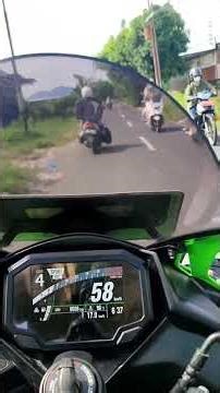 Merdunya suara knalpot sc project pd zx25rr pas pelan/adeng2 hehe