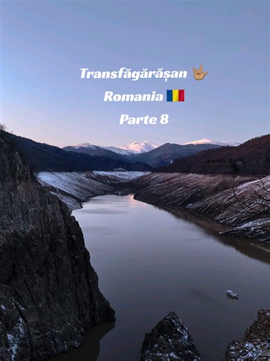 Oggi, transfăgărășan! Purtroppo in inverno non si può percorrere l'intera strada perché chiusa per rischio valanghe ma ci accontentiamo! 💁🏽‍♂️ Per pranzo mi hanno raggiunto due ragazzi, anche loro in viaggio dall'Italia alla Romania con il loro Suzuki Samurai, gli ho preparato un pranzetto con uova e bacon affumicato (quello che mi hanno regalato il giorno prima) e siamo partiti per la Transfăgărășan! Che emozione aver percorso un pezzo di quella che viene classificata la strada più bella del 