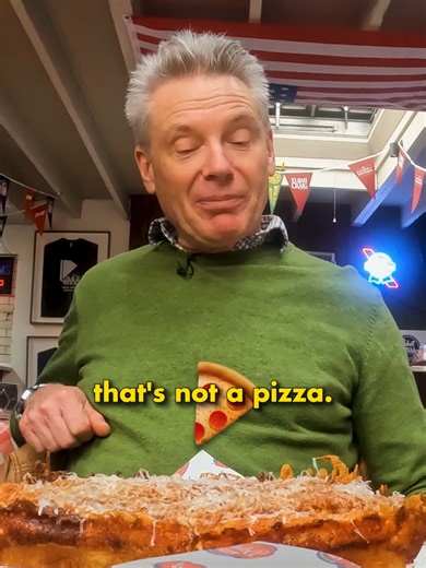 British Grandad tries Detroit Style Pizza for the first time! | Detroit Style Pizza