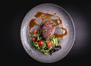 5 Restaurant Chains With the Best Steaks, According to Steak Lovers