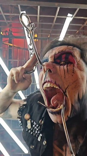 Set your insanity free like letting loose a monster from its Cage! . Photo Bang Bang #sideshow #meathook #AuzzyBlood | Auzzy Blood