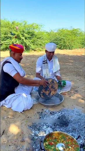 The purest and most delicious food in Rajasthan | Tradition with ghee and roti cooked over a wood...