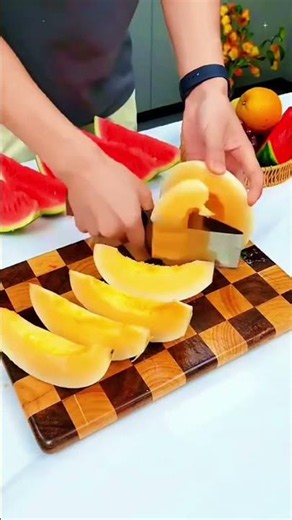 triangle watermelon slicer
