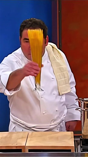 Pasta with Vodka Sauce and Sausage - Emeril Lagasse #emerillagasse #howtocook #cookingtips #cooklikeapro #foodlovers
