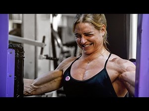 Quickie at the gym. Chest & shoulders in just 45 minutes! Tips for an efficient workout.