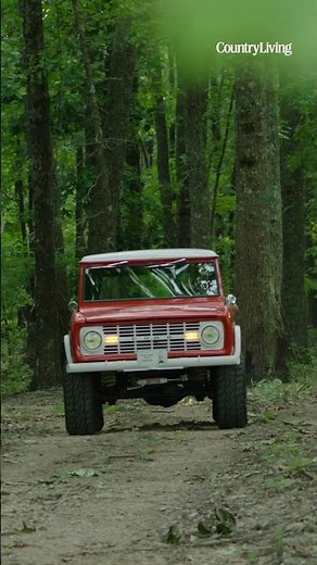 Riley Green on His Alabama Farm