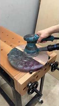 Rockler Handy Bench! Compact, solid-beech benchtop, Moxon-style vise, it's a go-anywhere workbench!