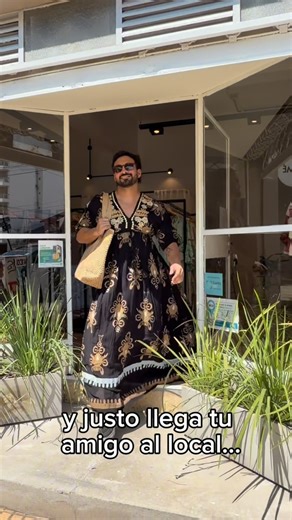 Romé Indumentaria on Instagram: "Hay que hacer de todo para sumar público nuevo ¿no? 😅 Para que estarán los amigos sino.. participación sumamente especial de @gonza_yano GRACIAS AMIGOOOOOO🫂💘 Lo que me reiiii 😂, se podrá ver al final! Arrancamos con la pre-liquidación: 30% efectivo, contado 20% transferencia bancaria 2, 3 sin interes y 6 superando los $120.000 Nos encontras en 14 n305 entre 38 y 39, en nuestro horario de verano de 10am a 14hs/16hs a 20hs 🙌🏻 Nuestra web www.romeondumentaria.