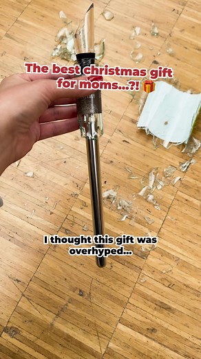 The best gift for wine lovers...😍🍷 "...Always the same boring wine gifts suck! Finally a gift I actually have a use for..." Available here: https://vino-amigo.com/products/vinoamigo-offer | VinoAmigo