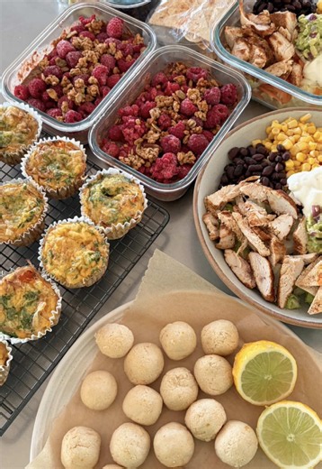 High protein & fibre meal prep 🌽🥑🍋🍫🍓 Here are the recipe options for this week: * Taco chicken bowls - 471 calories, 45 protein, 13 fat, 41 carbs, 25 fibre, 10 sugar * Lemon yogurt balls - 32 calories, 3.1 protein, 0.9 fat, 3.9 carbs, 1.3 fibre, 0.7 sugar * Pumpkin & egg bites - 62 calories, 4.6 protein, 3.2 fat, 4.2 carbs, 0.9 fibre, 1.2 sugar * Choc cottage cheese & raspberries bowls - 426 calories, 35.5 protein, 13.4 fat, 34.7 carbs, 17.2 fibre, 9.3 sugar Let me know which recipes you wa