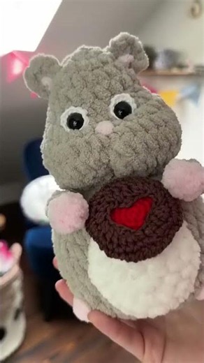 I had so much fun making this Boh mouse holding a cookie from Spirited Away