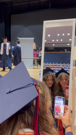 Senior season is officially here!🎓📸 Our Class of 2025 stepped into their cap and gown this week for graduation photos - one step closer to graduation and a future full of possibilities!🤩👏 #Graduation #DAA #GEMSGenius #DubaiSchools #GoLeopards #SeniorYear | GEMS Dubai American Academy