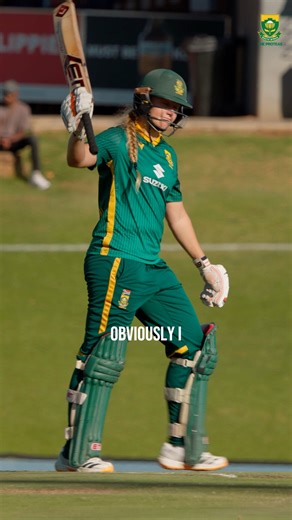Annerie Dercksen sets SuperSport Park alight! 😎 A sparkling all-round display with 90 off 68 with the bat, backed up by 3/59 with the ball in a stellar performance for #TheProteas in the second ODI against Pakistan Women. 💪🇿🇦 #Unbreakable | Cricket South Africa