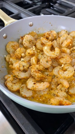 This easy sautéed shrimp recipe cooks in less than 5 minutes! | The Mediterranean Dish