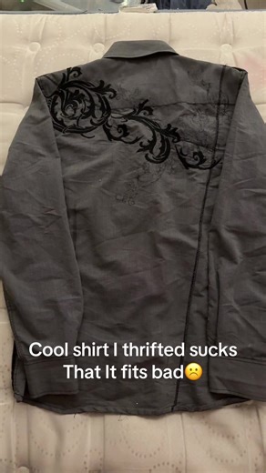 Thrifting Disappointment: Cool Shirt Fits Badly