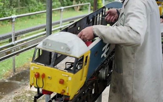 电传动内燃机车