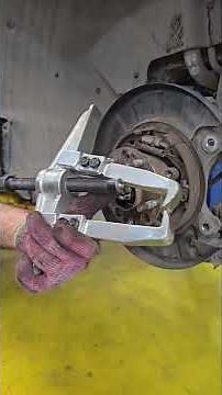 hyundai Tucson rear wheel bearing jammed removal trick #automobile