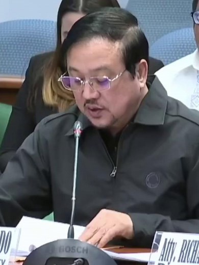 WATCH: SEN. CHIZ ESCUDERO AT SEN. JINGGOY ESTRADA, KASAMA SA PINANGALANAN NI DATING DPWH USEC. BERNARDO NA SANGKOT UMANO SA MAANOMALYANG FLOOD CONTROL PROJECTS Bukod kay Sen. Chiz Escudero at Sen. Jinggoy Estrada, kabilang din sa pinangalanan ni Bernardo ang mga sumusunod na may nakuha umanong porsiyento sa infrastructure projects: • Sen. Mark Villar • Education Secretary Sonny Angara • Former Senator Grace Poe • Former DPWH Sec. Manuel Bonoan • Former Caloocan Rep. Mitch Cajayon-Uy • San Jose d