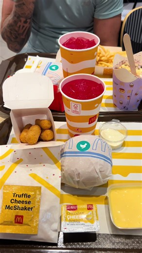 Thailand McDonald's Review: 10/10 Experience!