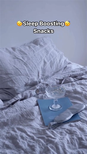 struggling to snooze? 🤔 Swapping out late-night junk food for these sleep-boosting snacks and drinks can help make all the difference when it comes to getting a restful night! 🌙✨ #sleepwell | Sleep Country Canada