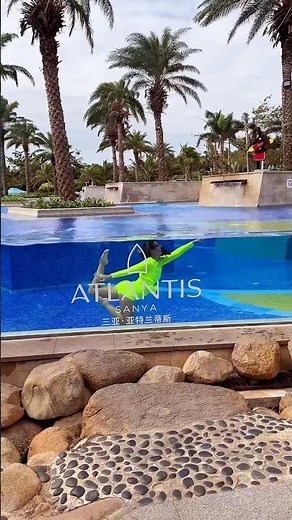 Dancing underwater at Atlantis Sanya!