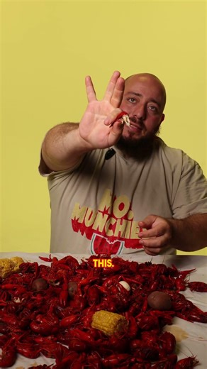 How to peel a crawfish like a pro: 🦐