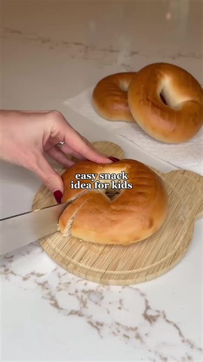 BAGEL CHIPS ✨ Use bagels that are not already pre sliced. Once you cut out the “chips” toss in some avocado oil & salt/pepper. I love making these for myself with the everything but the bagel seasoning too. Bake at 350 until golden (about 15 mins). You can also put these in the air fryer if you want them faster. Store these in an airtight container. #snackideas #snackideasforkids #snackidea #momswhocook #snacksforkids