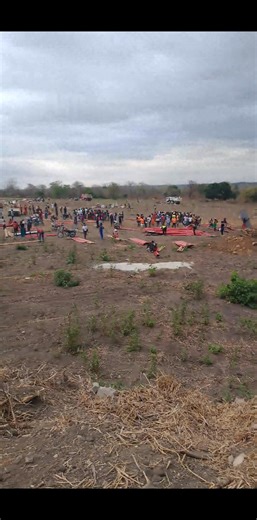 11 reactions · 9 comments | Pra quem Conhece o Povo da Muxima está no relento,foram removidos das suas residências na vila da Muxima e colocadas nos lotes,ganhando chapas e barrotes como presente... Essa é a triste realidade  Vamos ajudar a clamar pelo povo e pela Angola... Cadê os activistas,viva a revolução... | Adilson Fernandes | Facebook