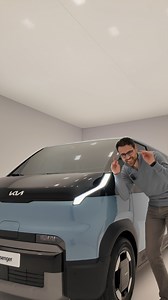💡A van revolution? This is the Kia PV5, here as a passenger version with a 2-3-0 setup. It is flexible and can house up to 7 seats, the cockpit is modern and shows a new Kia interface and software, the rear features a bench, the trunk a large luggage area. The whole vehicle features high grade leatherette seats which are very comfortable. Alternatively, you can also get a cargo version for transport only. Batteries are 71 or 51 kWh for the passenger version, always FWD and up to 160 hp. #Kia #K