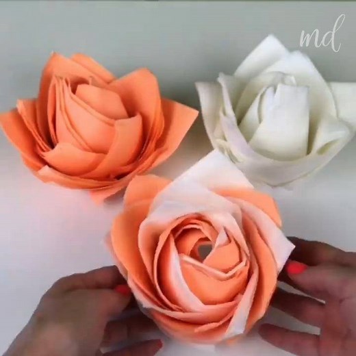 16M views · 505 reactions | Quick & easy rose napkin fold | MetDaan DIY | Facebook