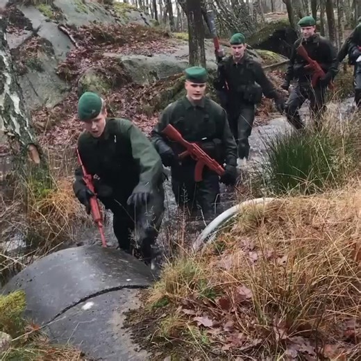 🇸🇪 Swedish soldiers from @132.sakkomp.sjo | Swedish Army Veteran
