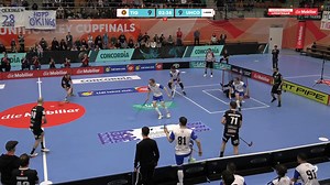 Swiss Cup final for 3v3, in Overtime. Goalkeeper pulled for a 4 on 3 advantage and this happens 😱 What a cruel way to lose the cup final 😭 Video Credit: swiss unihockey app (unihockey.swiss) #floorball #3v3floorball #unihockey | International Floorball Federation (IFF)