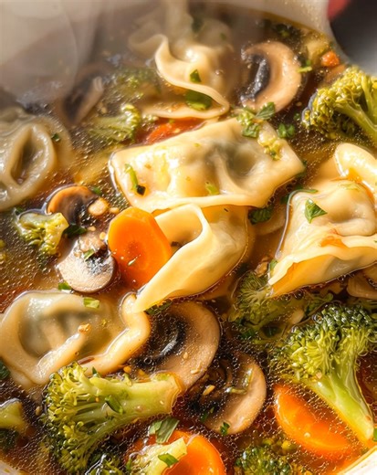 14K views · 44 reactions | Cozy, flavorful, and wonderfully satisfying—this Potsticker Soup is a quick and easy comfort dish. With tender dumplings, fresh veggies, and a savory broth, it’s a recipe that warms you up with every spoonful. ................ Full Recipe in Coʍmеոτ  | Donerecipe by Sarah | Facebook