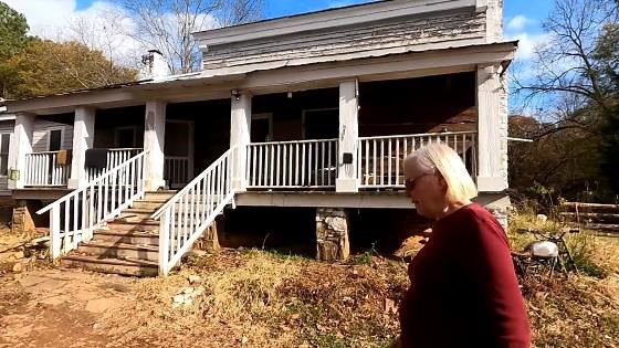 This Abandoned Cabin Has Been Standing Since the 1820s… Barely