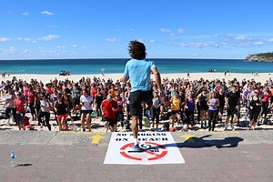 Quite a few people turned up to my HIIT session on Bondi Beach today 󾌳󾍛🏼 Thanks so much to everyone that came along, it was so much fun 󾌵󾍘🏼󾓶󾭞🏽 | The Body Coach