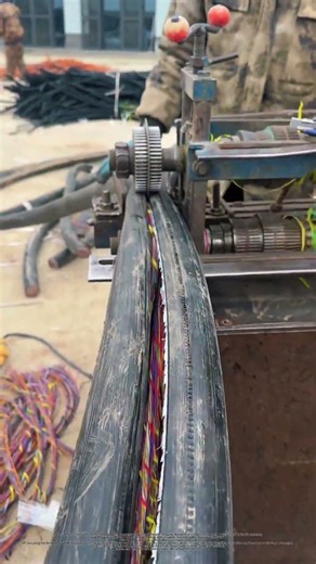 Satisfying Cable Stripping Machine in Action!