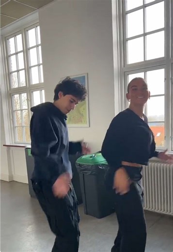 Shuffle Dance Moves with Mads Dyhr