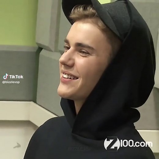Justin Bieber - What Do You Mean? Official Music Video