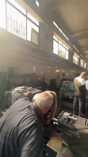 194K views · 3.5K reactions | Turning, milling abd grinding specialists at work ️ | مصنع الجندى للصناعات المتطورة-El Gendy for Advanced Industries | Facebook