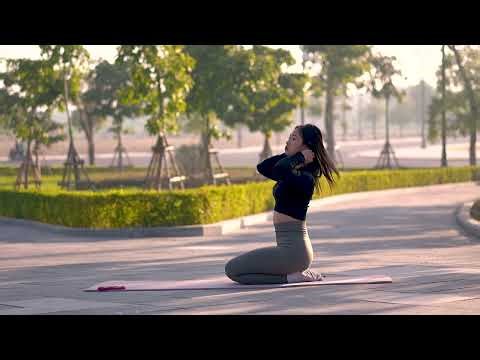 Simple Full Body Morning Yoga Straighten Spine & Tone Hips