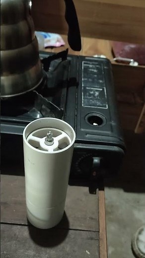 how to use a manual coffee grinder