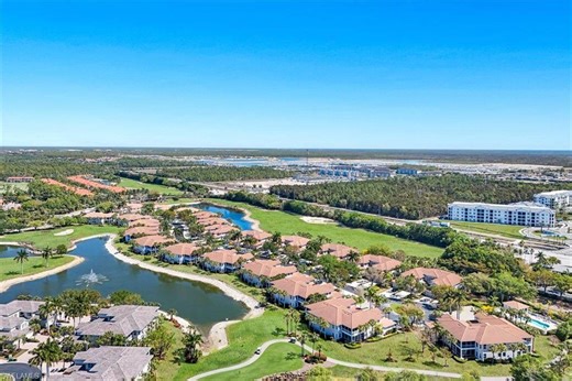 4780 Shinnecock Hills Ct 8-102, Naples, FL 34112 (#226013202) :: The Michelle Thomas Team