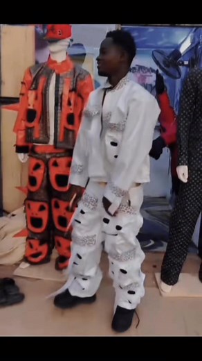 135 reactions | L’Unique a mon genre pas besoin de copier quelqu’un ⁉️ | Futur Millionnaire | Facebook