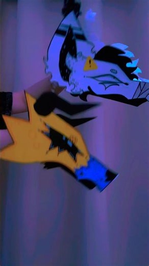 ⋆˙⟡ // puppeteering with both hands !!