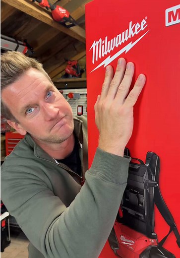 Unboxing the Milwaukee M18 F2BPB Dual Battery Leaf Blower