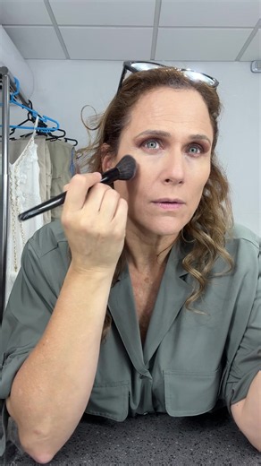 Base BB Cream Farmasi: Cómo me maquillo para La Casa de las Niñas Peculiares
